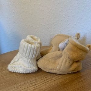 NWOT Baby booties.